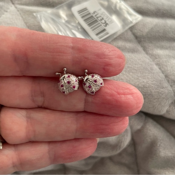 New in box 925 Sterling and Pink Seven Star Ladybug Shaped Stud Earrings Zircon - Picture 1 of 10